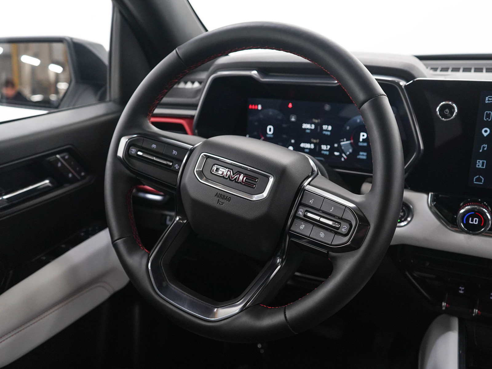 Used 2026 GMC Canyon AT4X AWD/4WD image 14