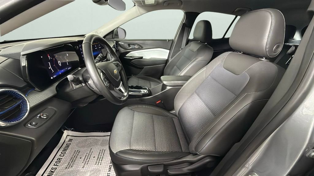 Certified 2024 Chevrolet Trax LT w/ LT Convenience Package image 17