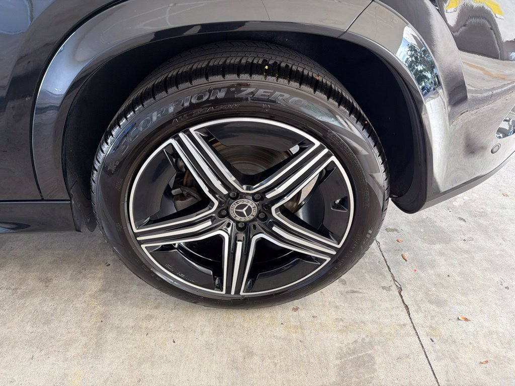 Used 2025 Mercedes-Benz GLE 350 4MATIC w/ AMG Line Exterior image 19