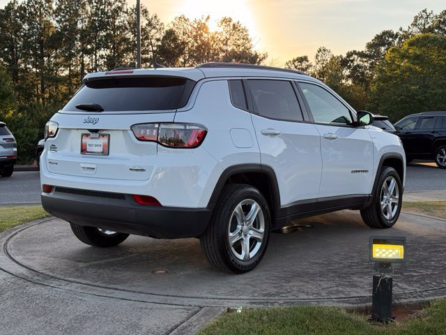 Used 2023 Jeep Compass Latitude w/ Convenience Group AWD/4WD image 7