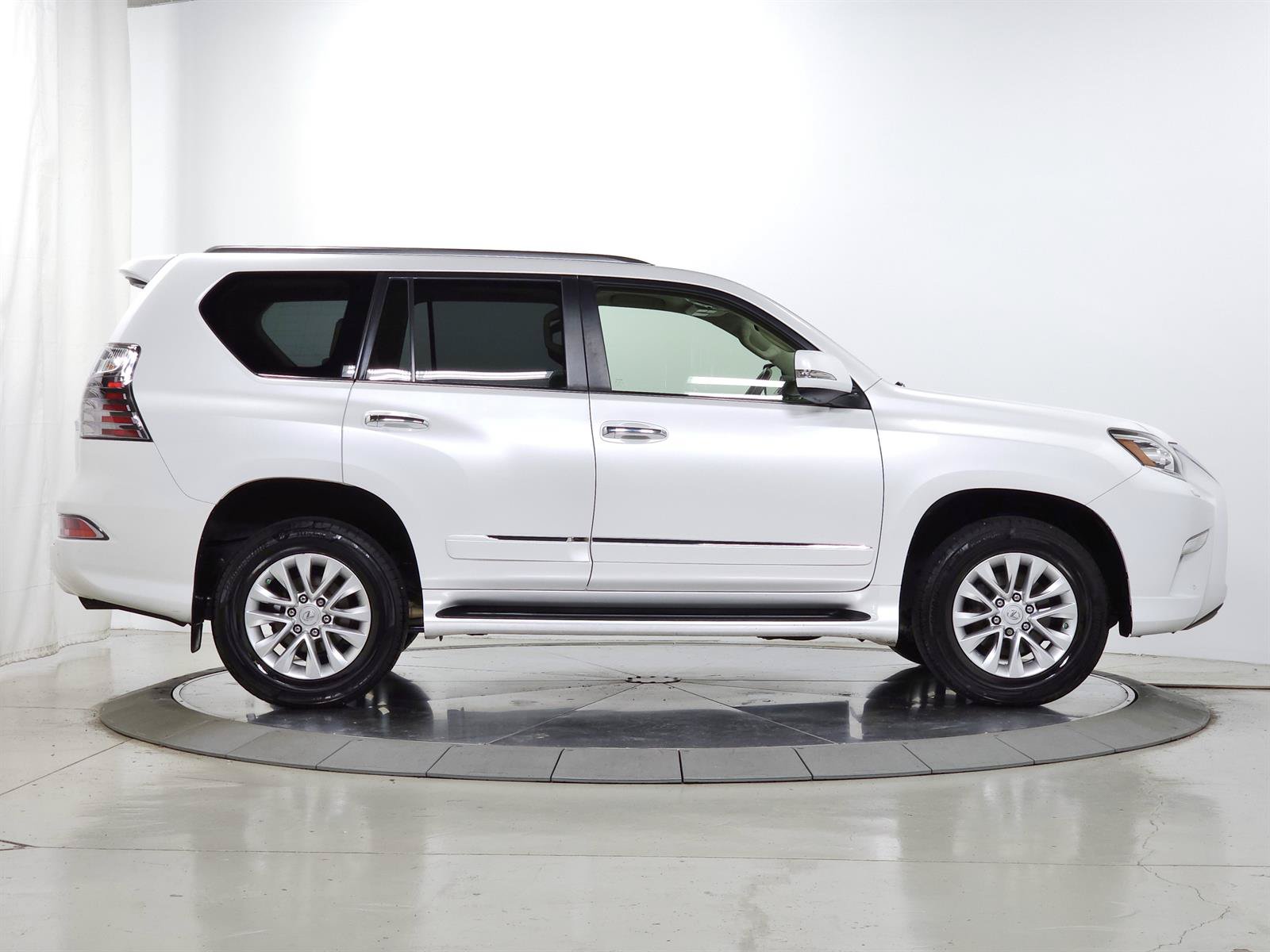 Used 2017 Lexus GX 460 Premium w/ Premium Package AWD/4WD image 9
