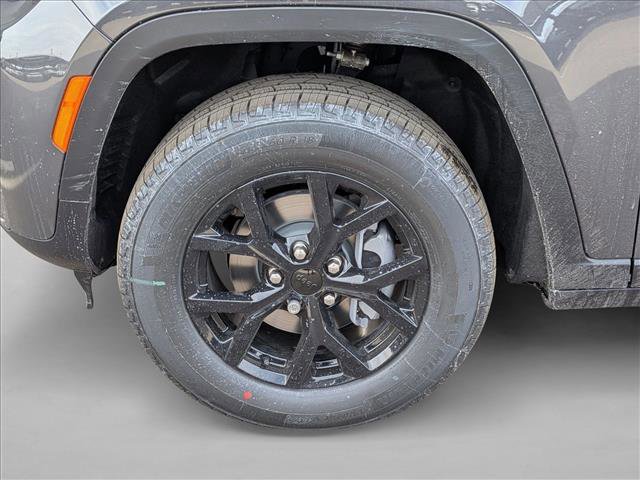 New 2026 Jeep Grand Cherokee Altitude image 10