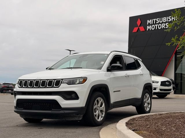 Used 2024 Jeep Compass Latitude AWD/4WD image 8