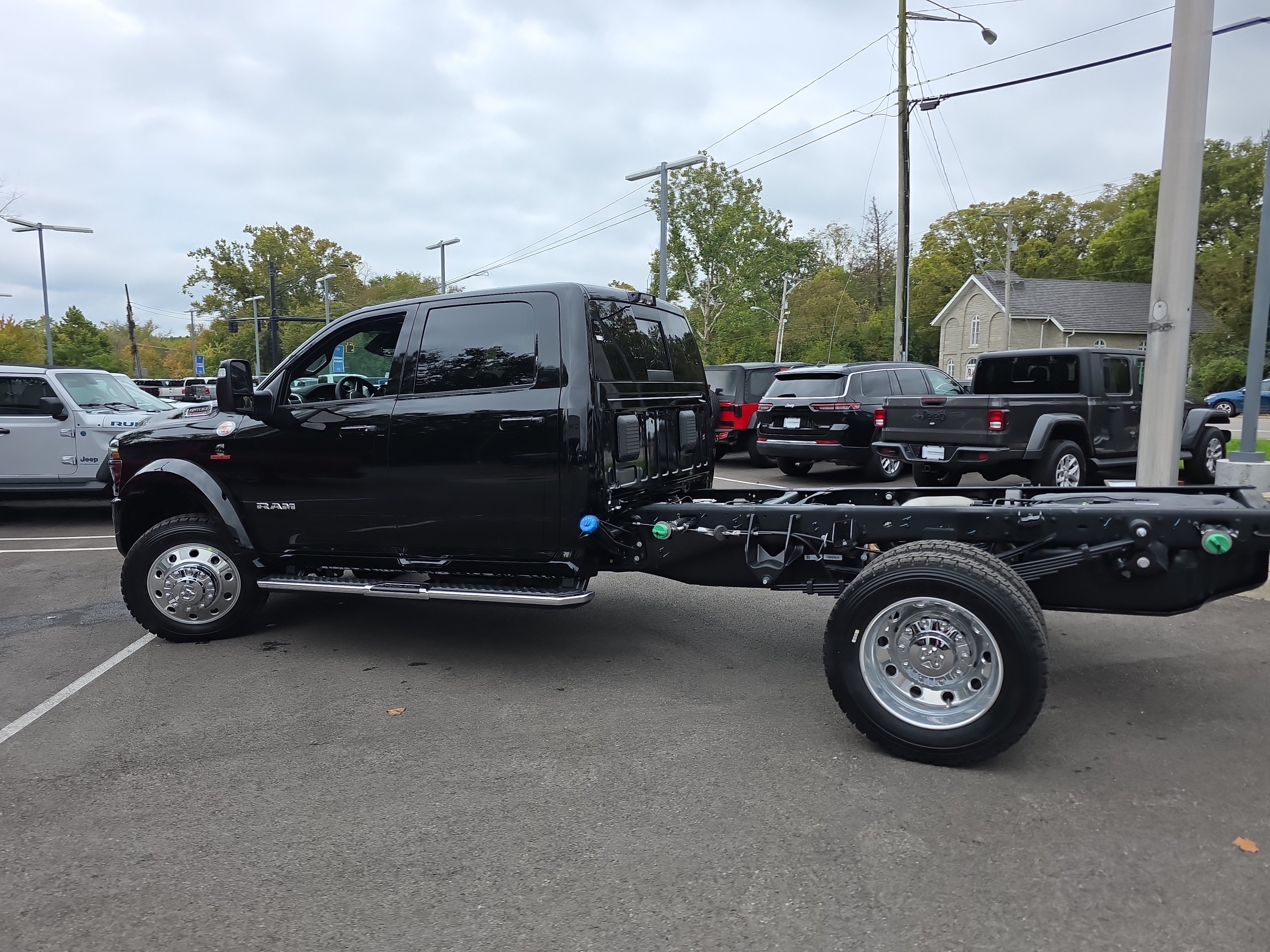 New 2027 RAM 5500 4x4 Crew Cab image 22