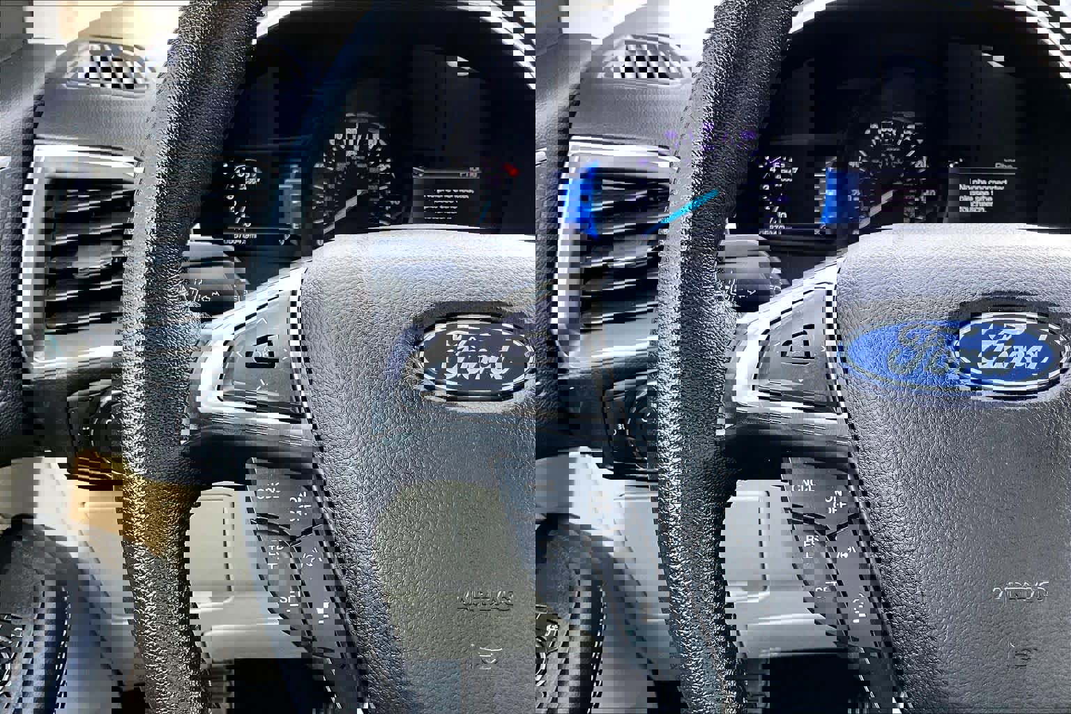 Used 2021 Ford Edge Titanium FWD image 24