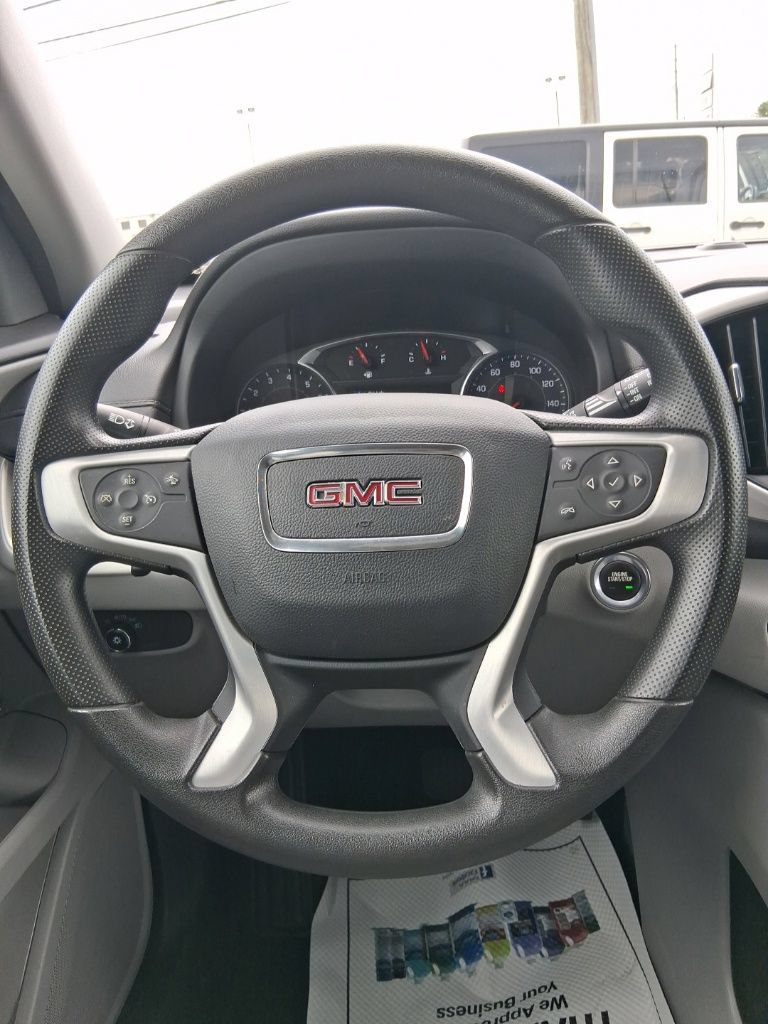 Used 2024 GMC Terrain SLE FWD image 10
