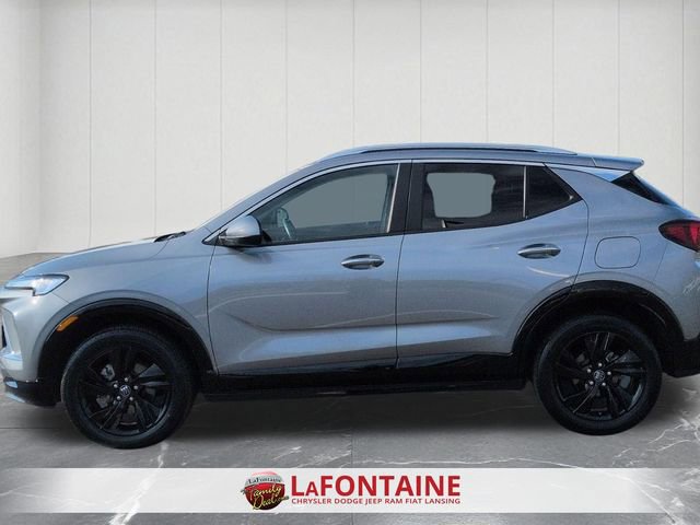 Used 2024 Buick Encore GX Sport Touring image 2
