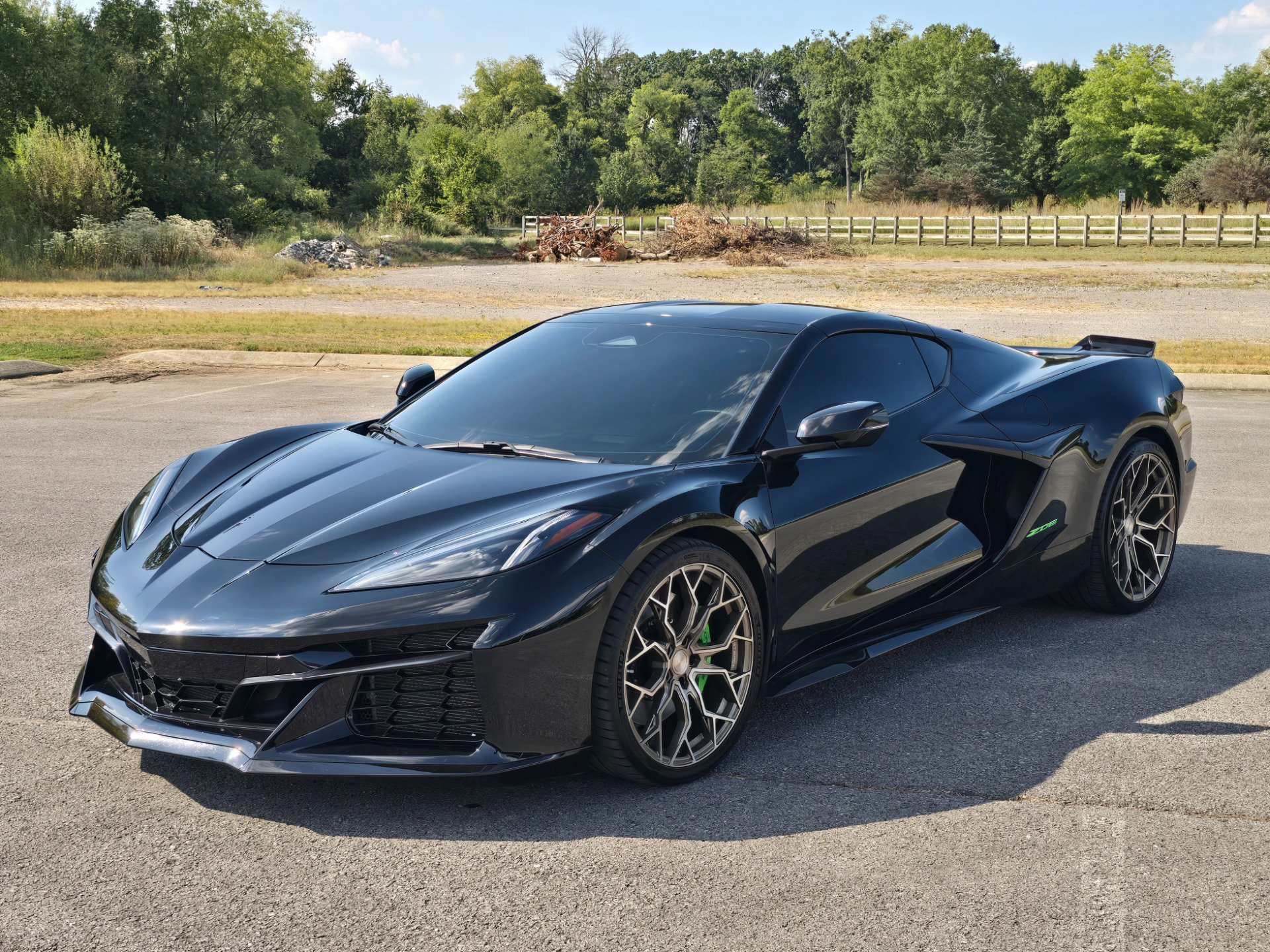 Used 2025 Chevrolet Corvette Z06 RWD image 2