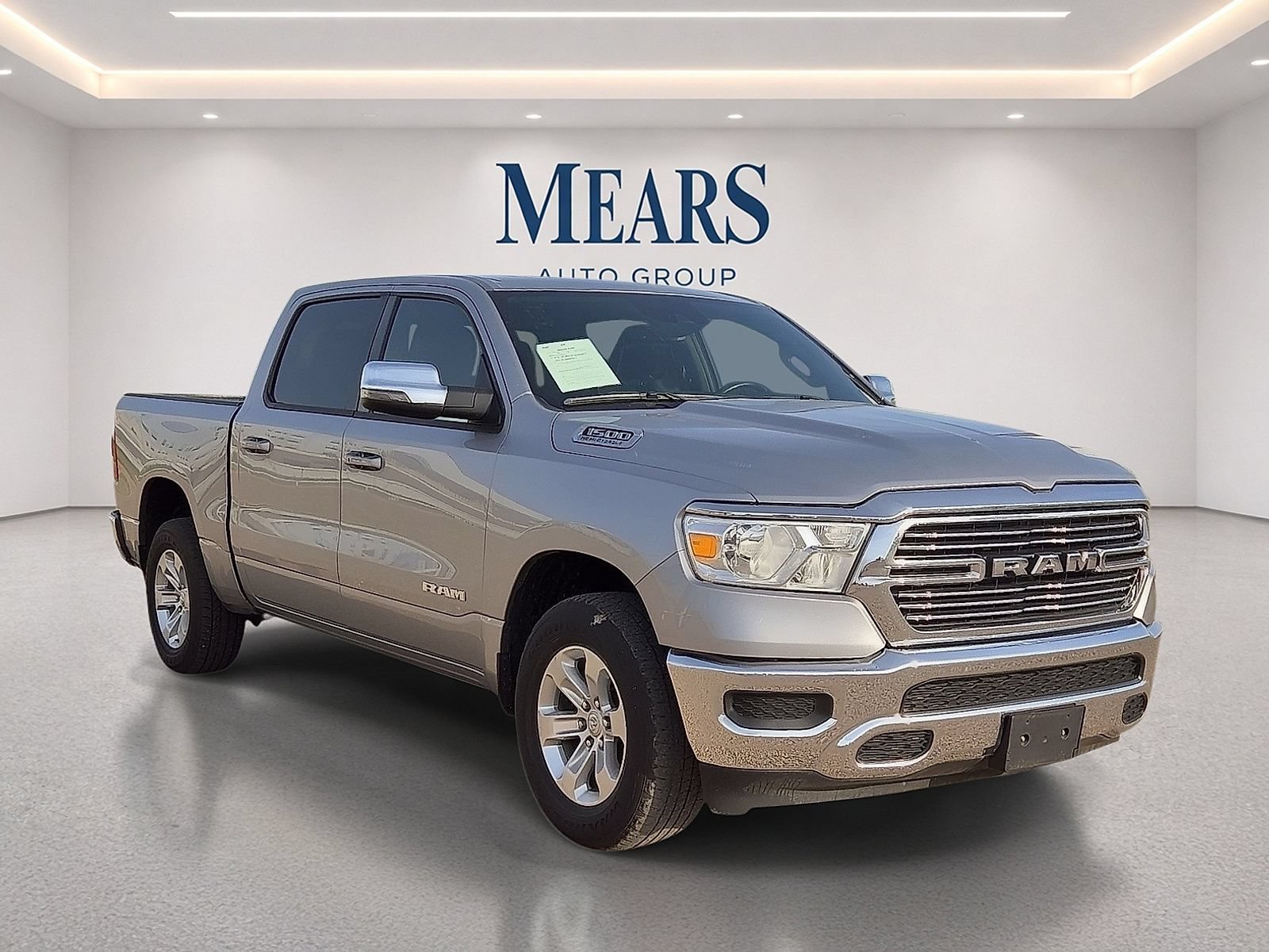Used 2024 RAM 1500 Laramie RWD image 7