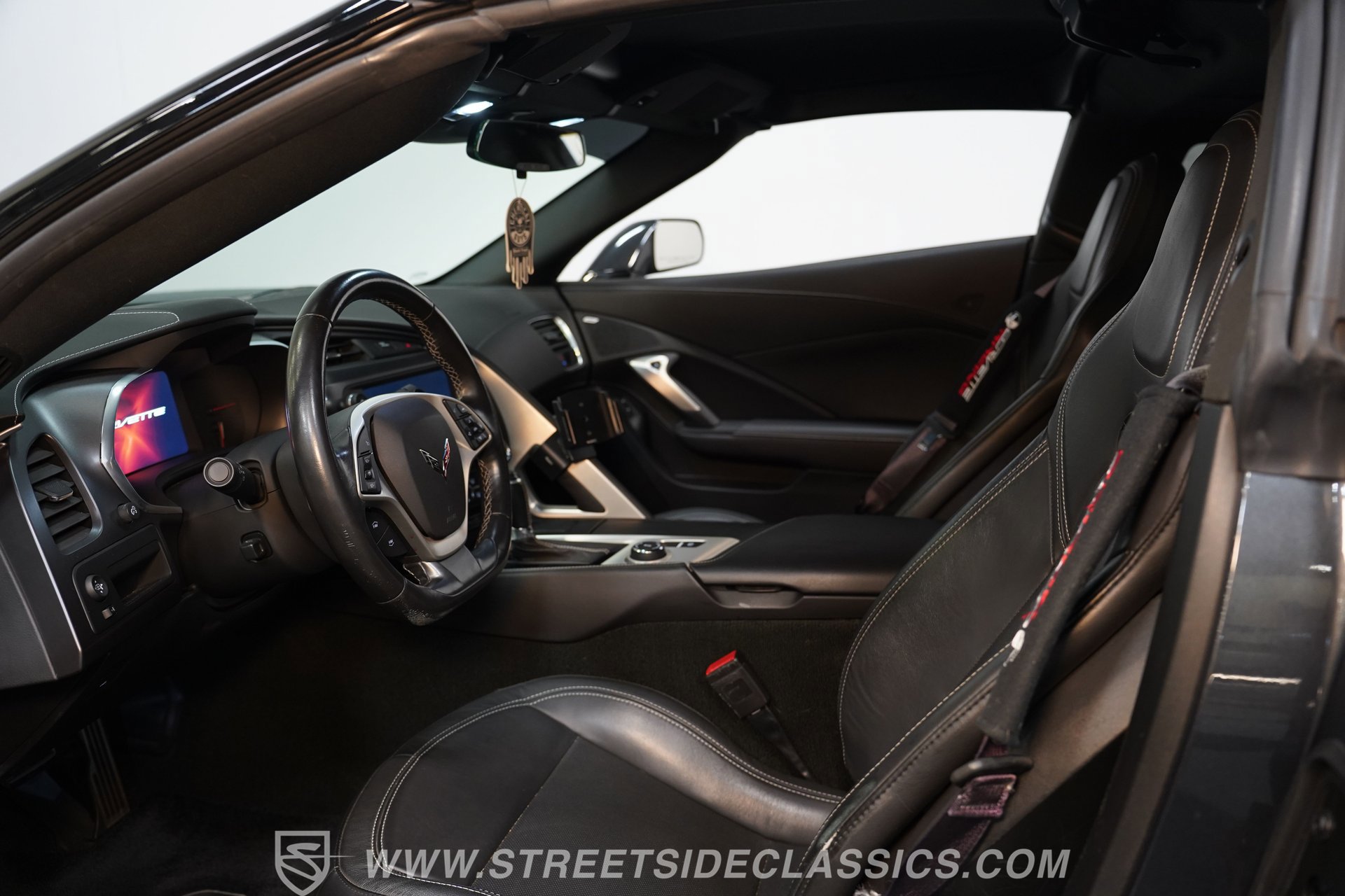 Used 2017 Chevrolet Corvette Stingray Coupe w/ Carbon Flash Badge Package image 37