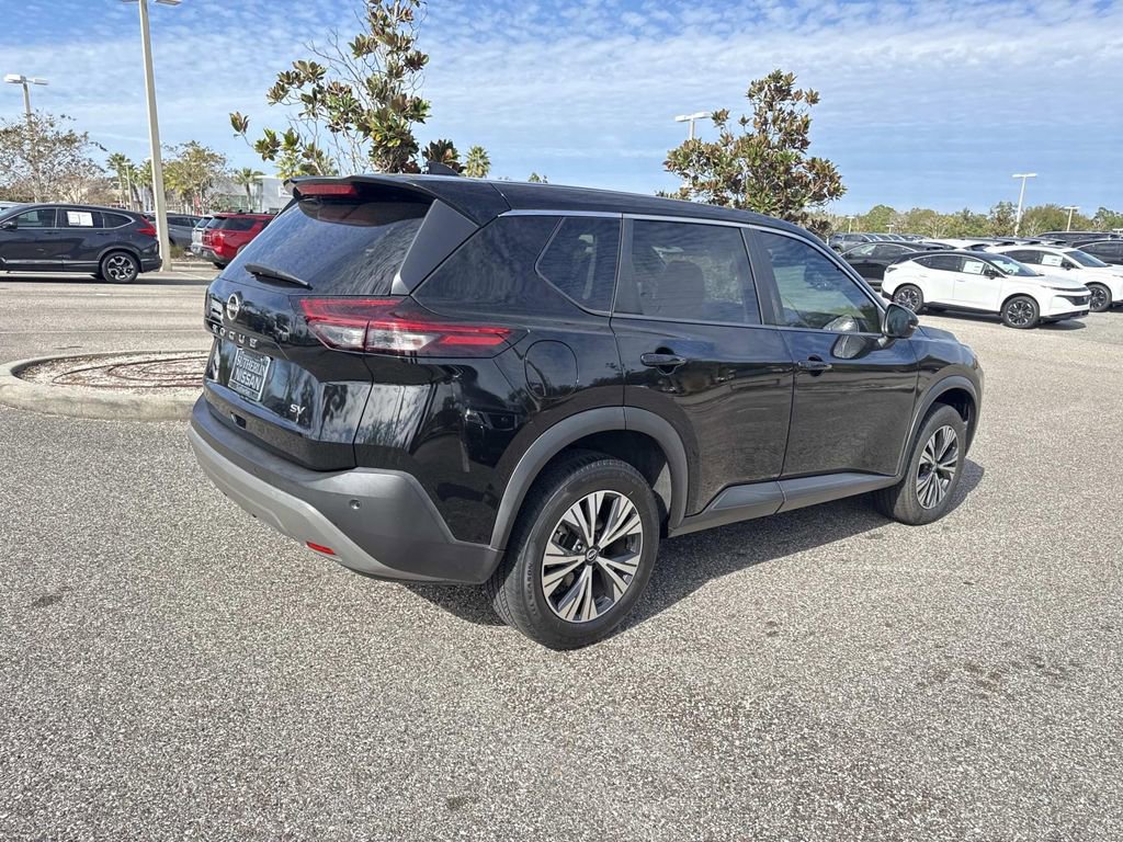 Certified 2022 Nissan Rogue SV image 4