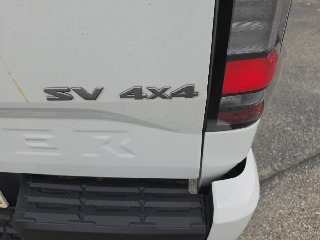 Used 2024 Nissan Frontier SV AWD/4WD image 10