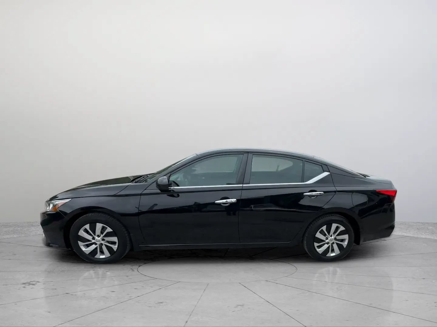 Used 2019 Nissan Altima 2.5 S FWD image 3