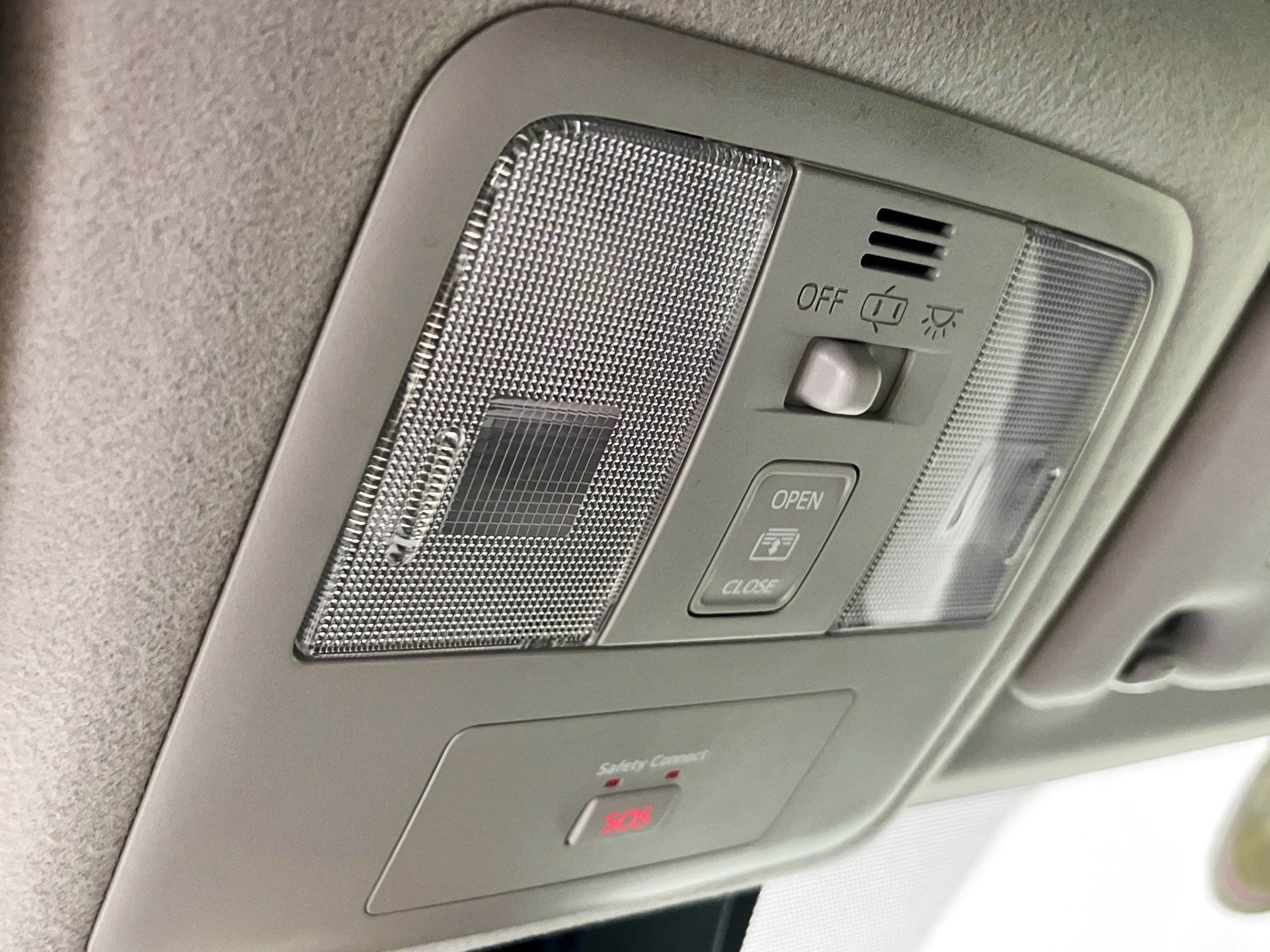 Used 2015 Toyota Prius V Five image 22