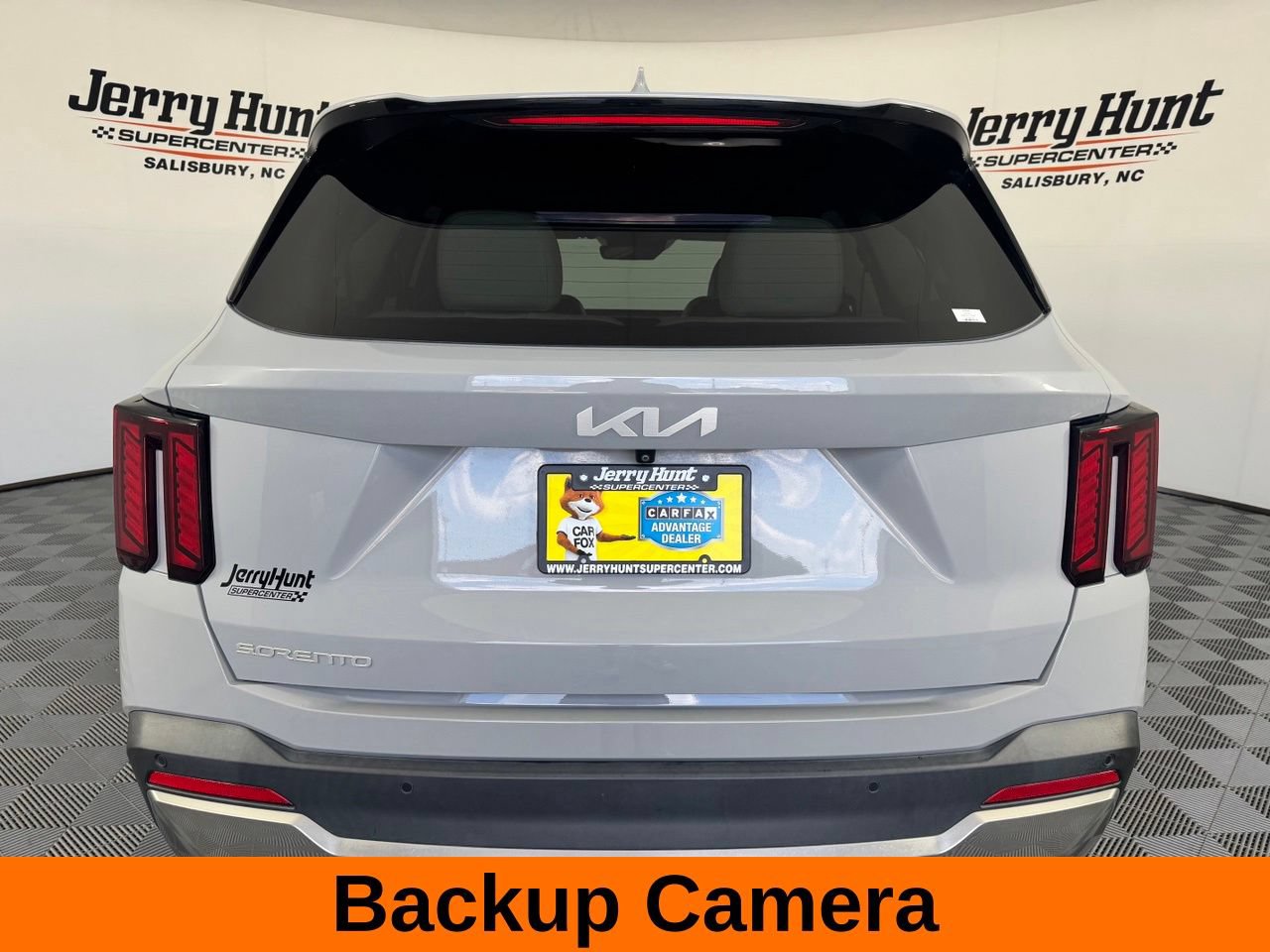 Used 2024 Kia Sorento EX w/ Panoramic Sunroof Package FWD image 8