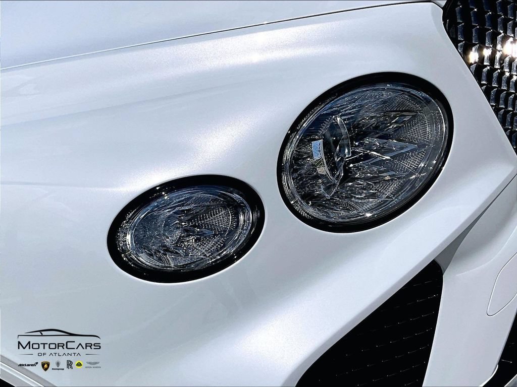 Used 2025 Bentley Bentayga AWD/4WD image 24