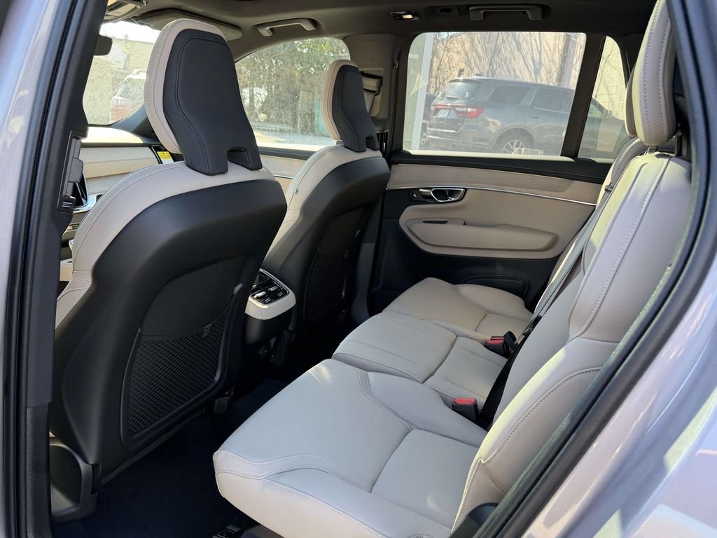 New 2026 Volvo XC90 B6 Plus w/ Protection Package Premier AWD/4WD image 14