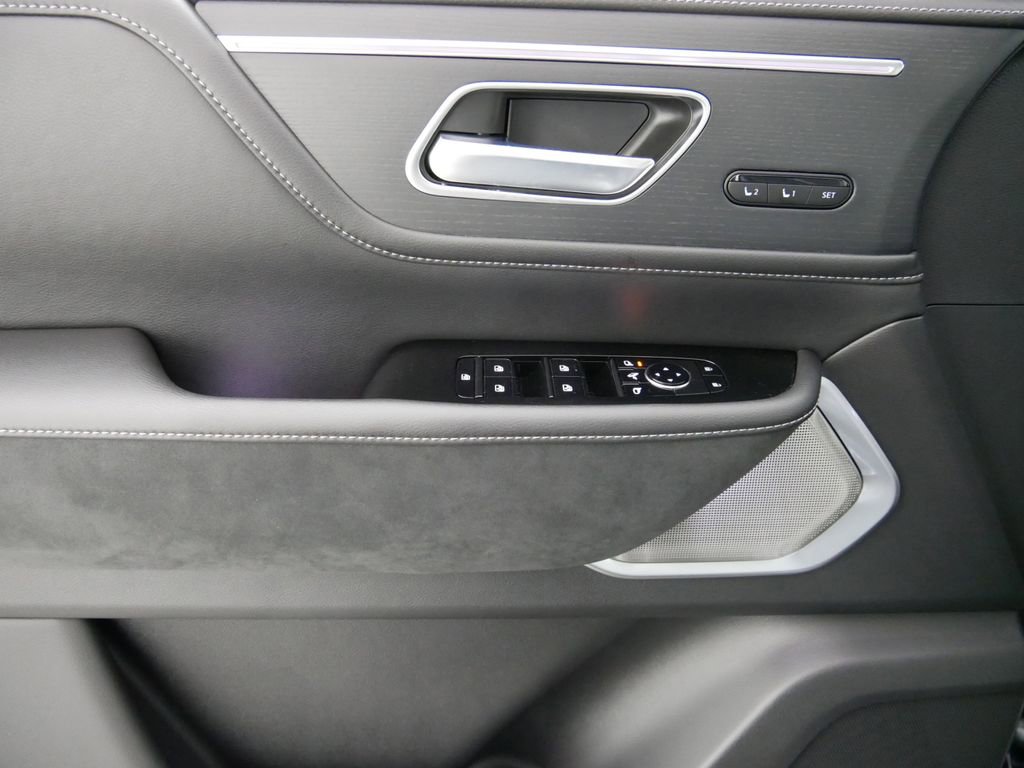 New 2025 INFINITI QX80 Sensory image 14