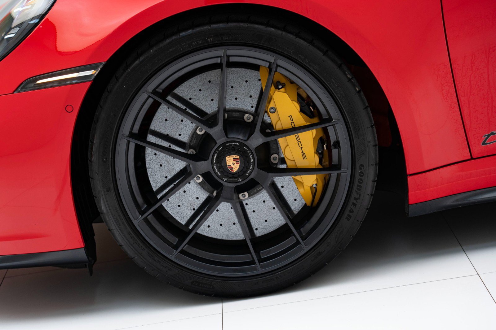 Certified 2025 Porsche 911 Carrera GTS image 12