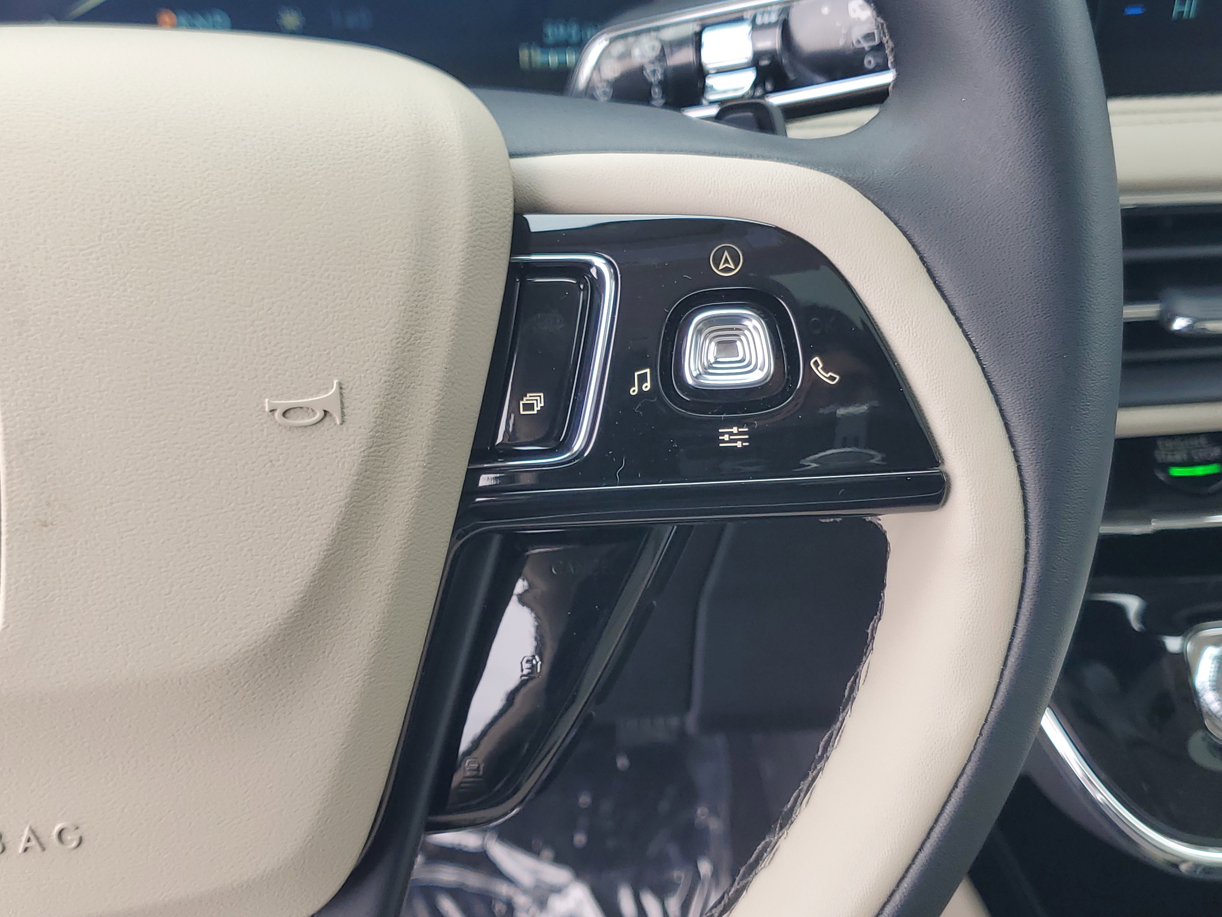 New 2026 Lincoln Corsair Premiere image 18