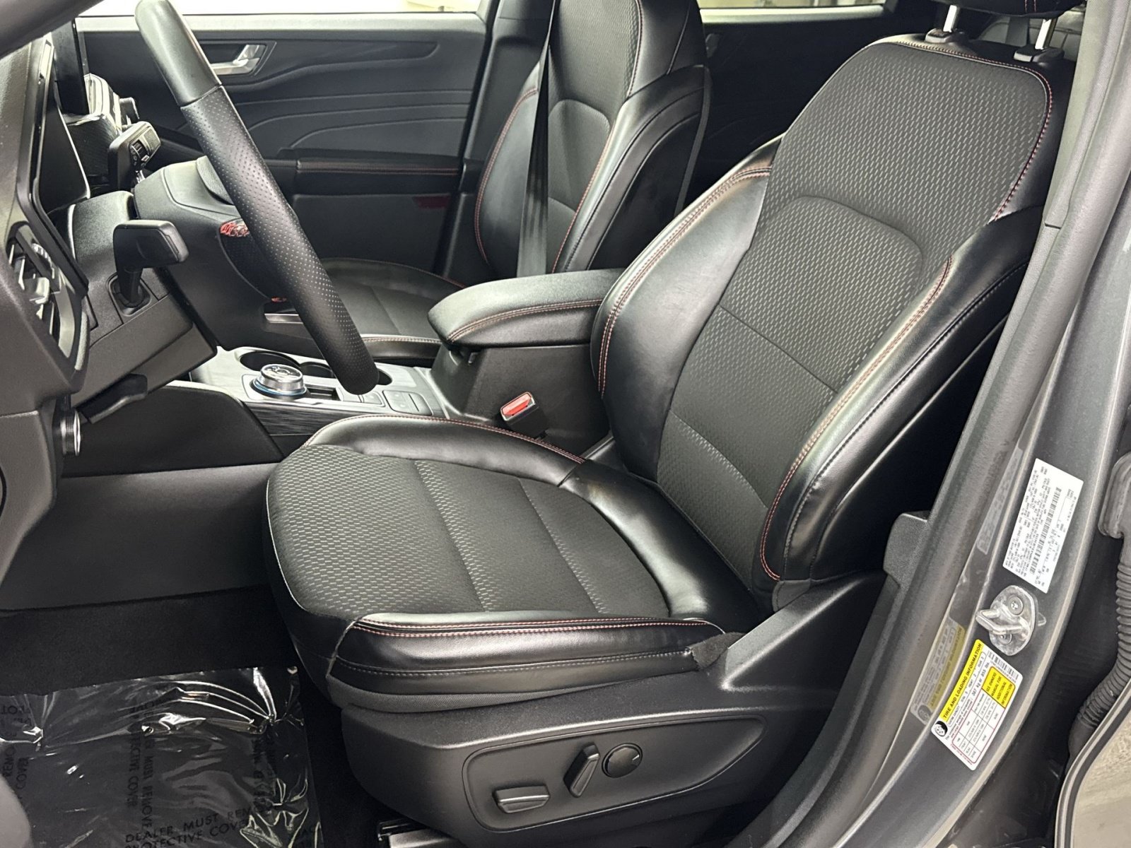 Used 2025 Ford Escape ST-Line AWD/4WD image 25