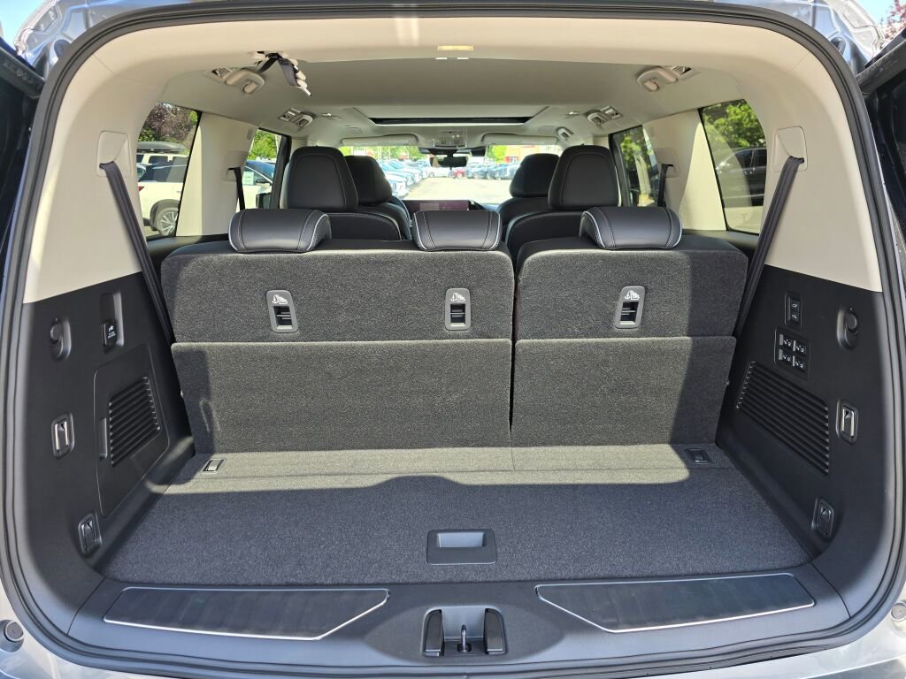 New 2025 INFINITI QX80 Sensory image 14