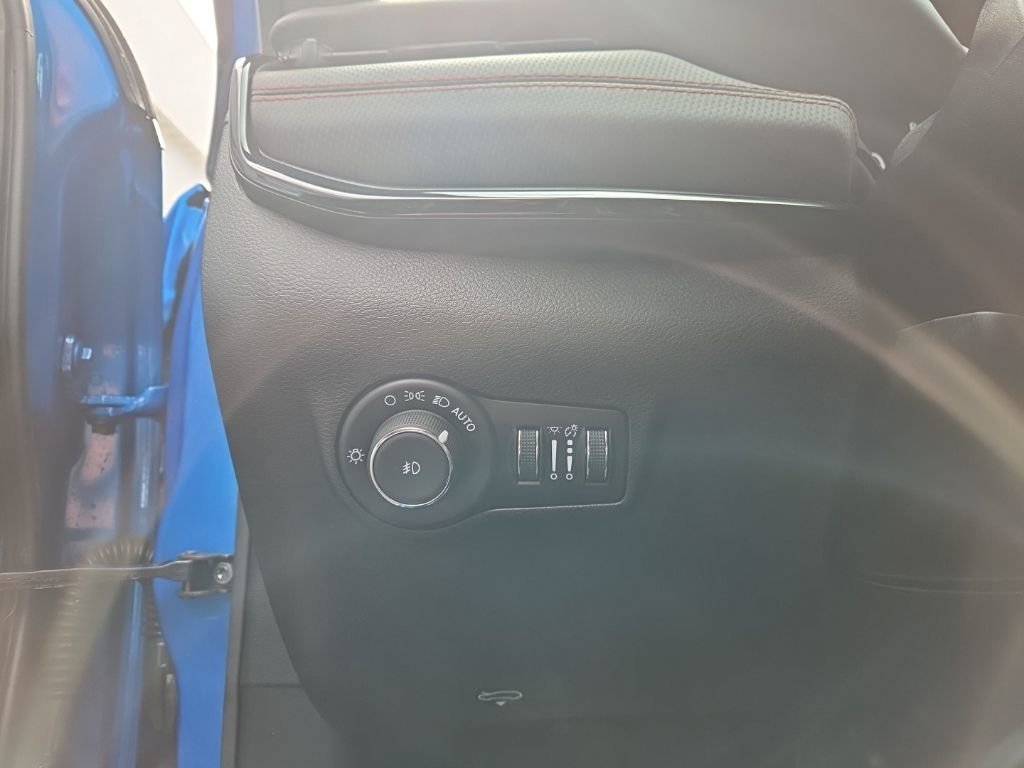 Used 2024 Jeep Compass Trailhawk w/ Trailhawk Elite Group image 13