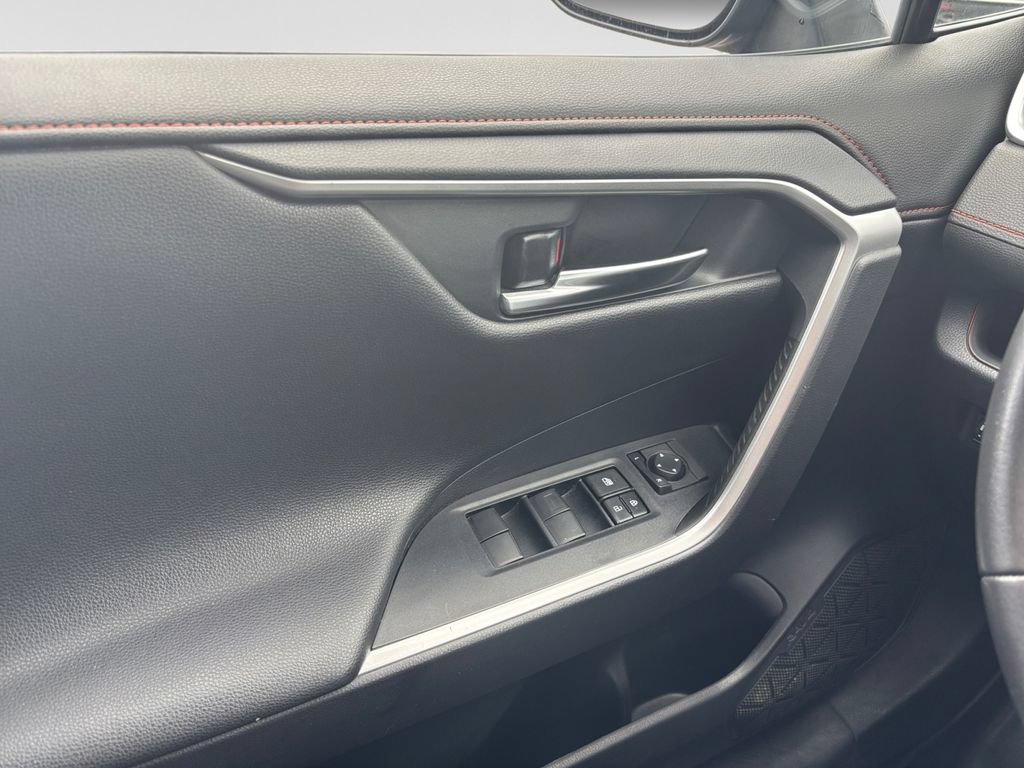 Used 2020 Toyota RAV4 Adventure AWD/4WD image 17
