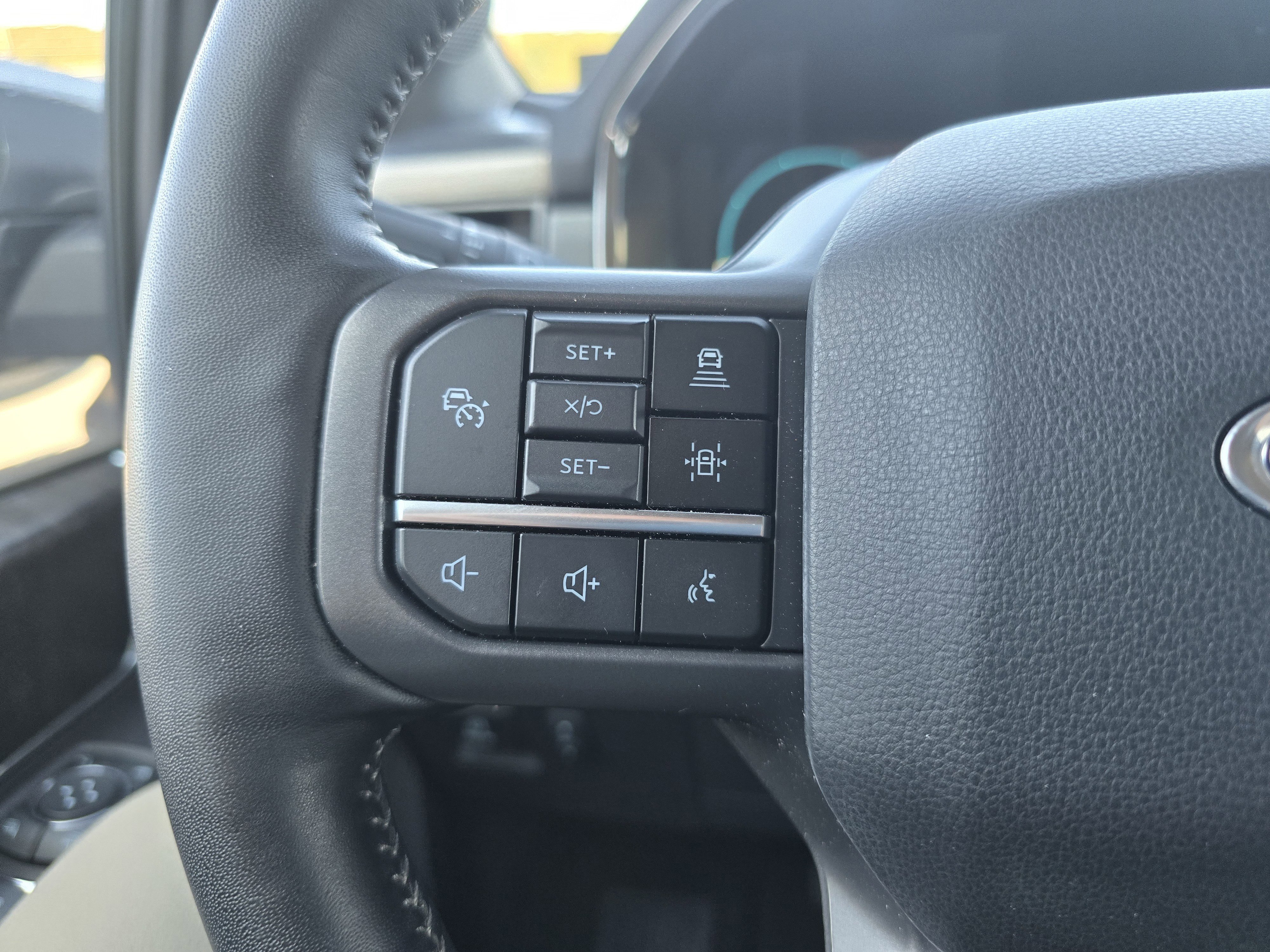 Used 2023 Ford F150 Lariat w/ Equipment Group 502A High image 19