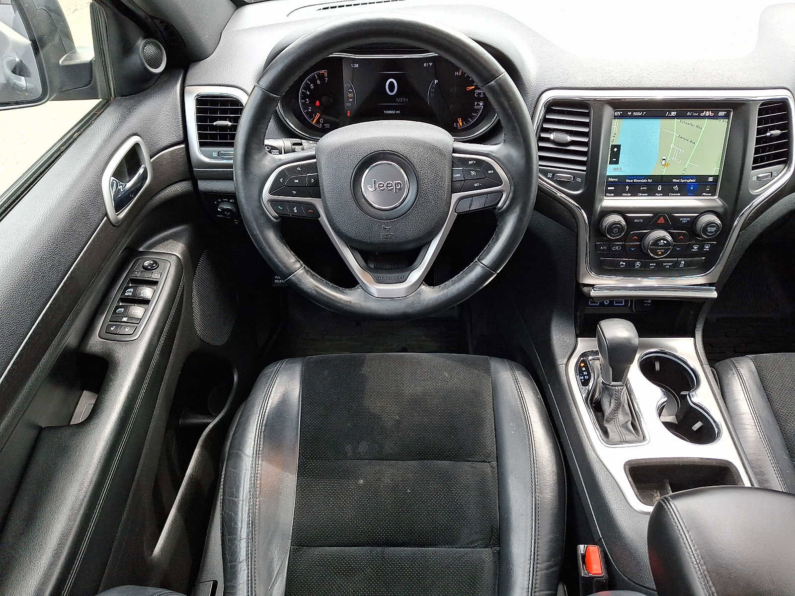 Used 2018 Jeep Grand Cherokee Altitude AWD/4WD image 12