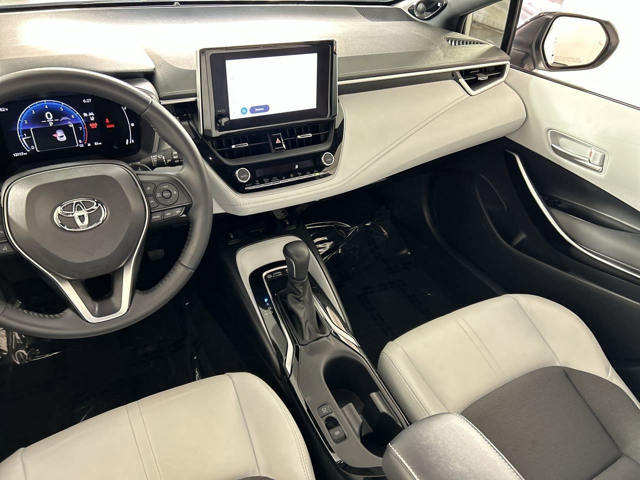 Used 2025 Toyota Corolla XSE FWD image 22