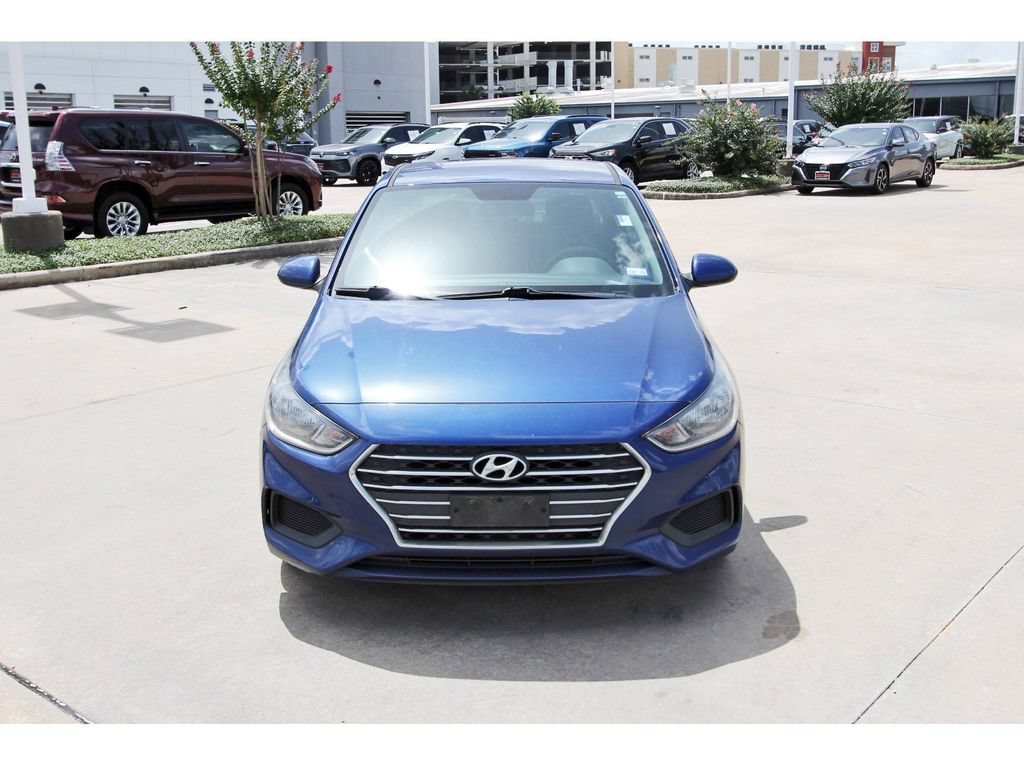 Used 2022 Hyundai Accent SE FWD image 2