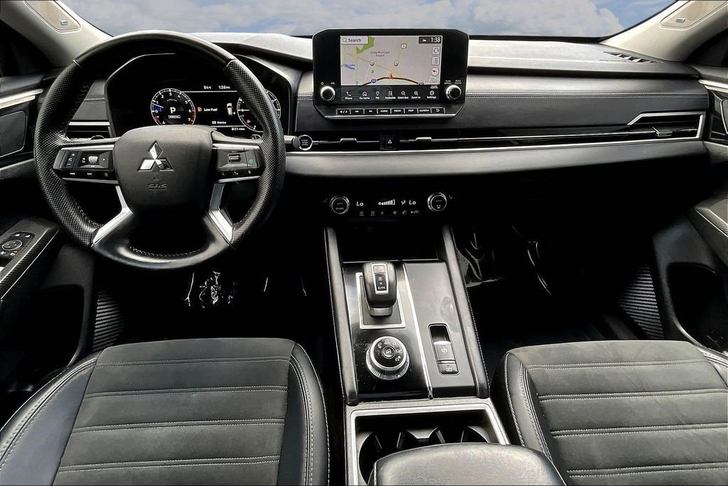 Used 2024 Mitsubishi Outlander SE FWD image 7