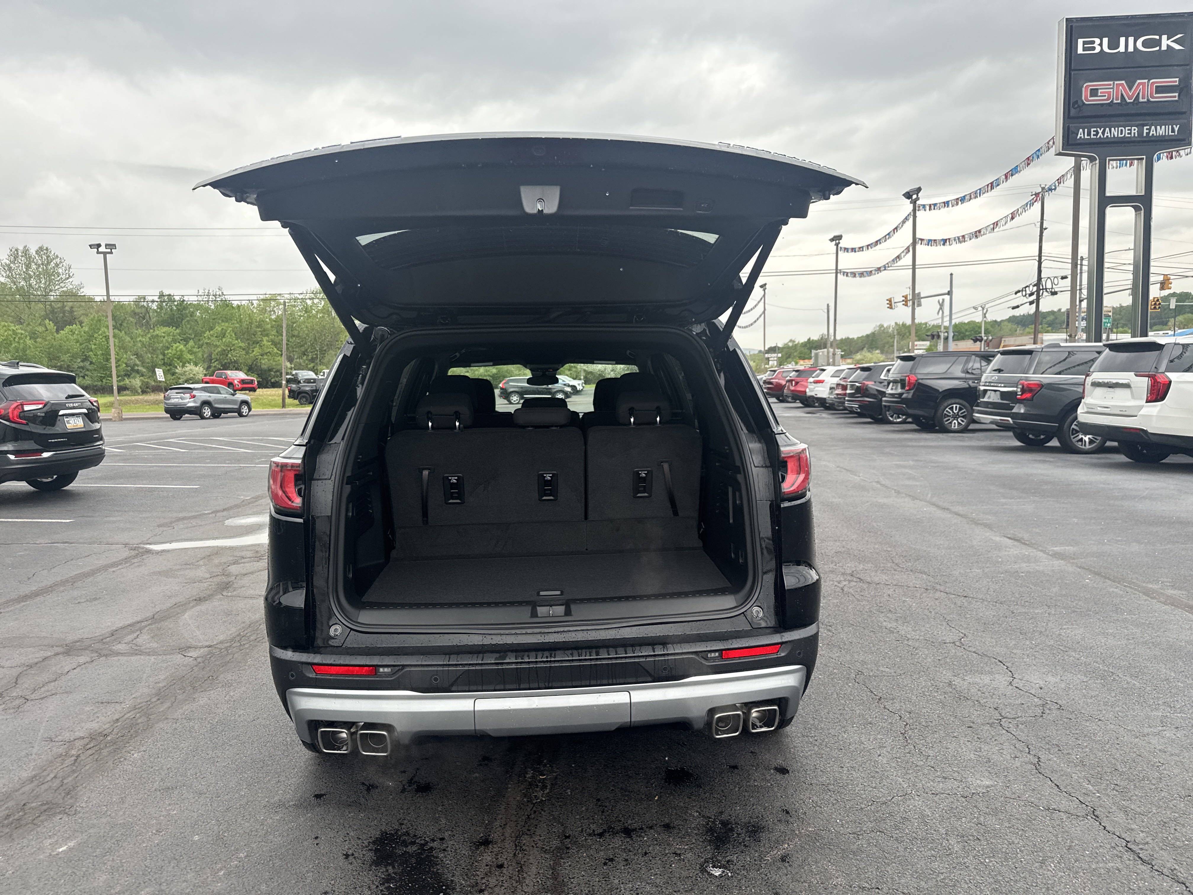 New 2025 GMC Acadia Elevation video 5