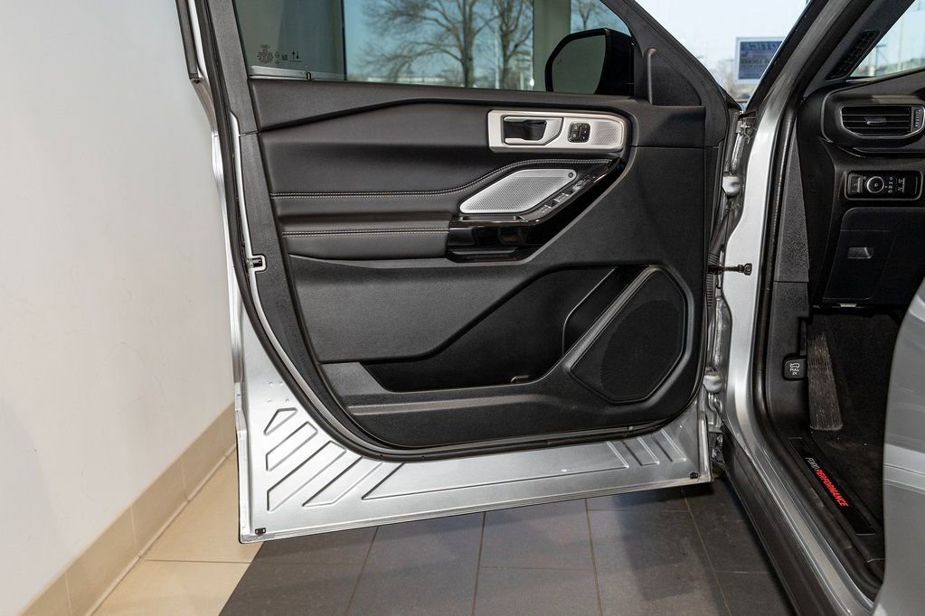 Used 2023 Ford Explorer ST w/ Equipment Group 401A image 12