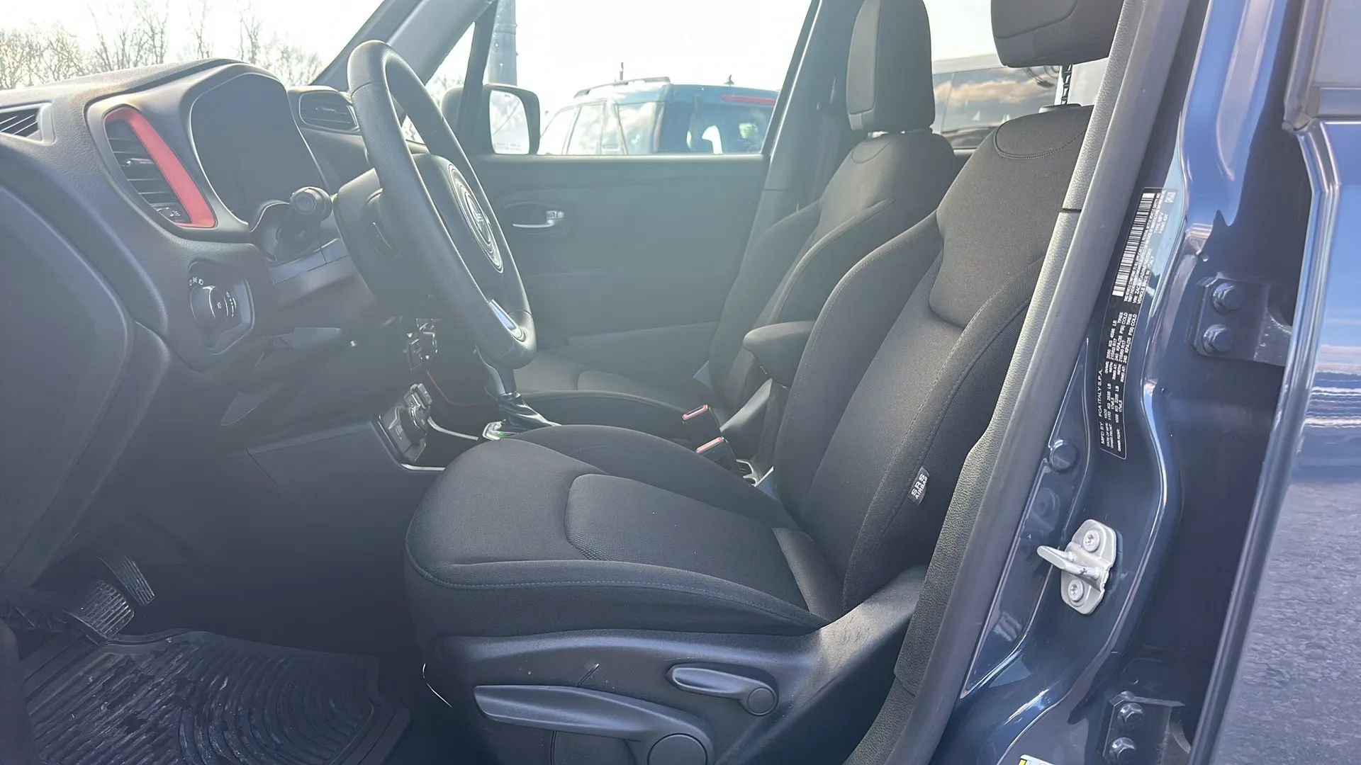 Used 2021 Jeep Renegade Sport image 9