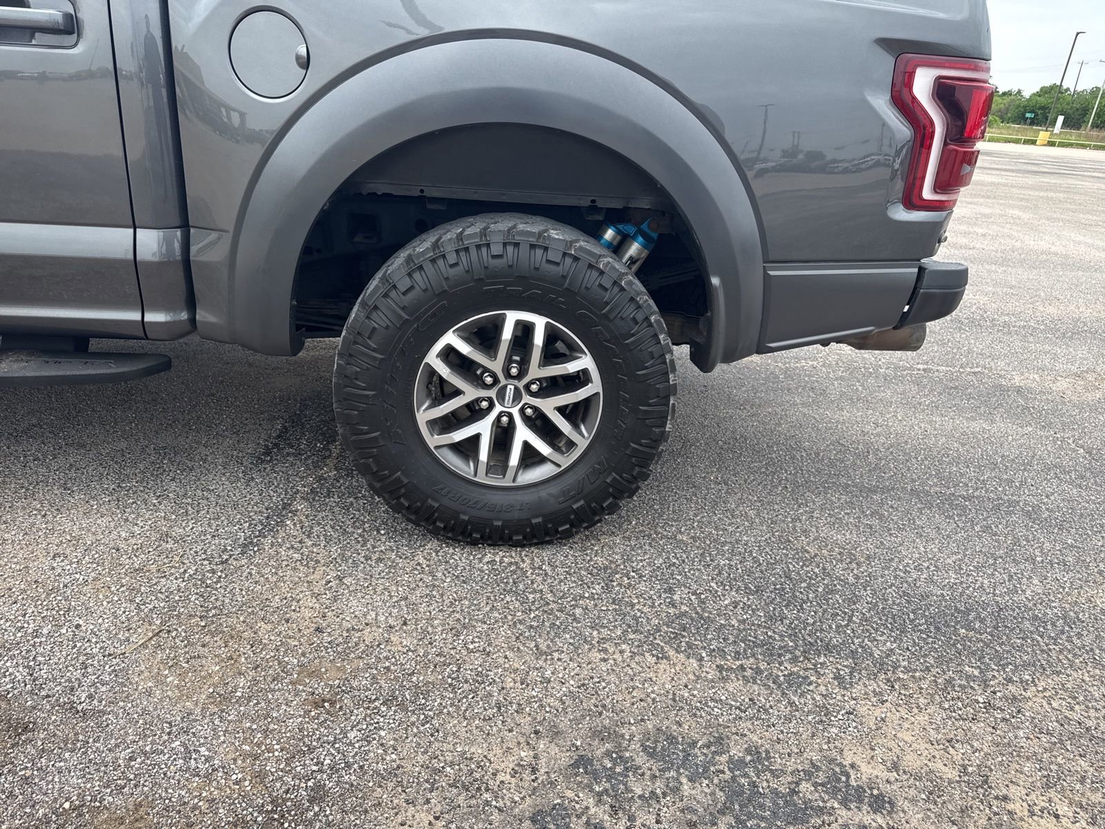 Used 2018 Ford F150 Raptor w/ Equipment Group 802A Luxury AWD/4WD image 7