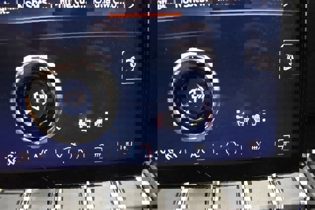 Used 2025 GMC Terrain Elevation image 28