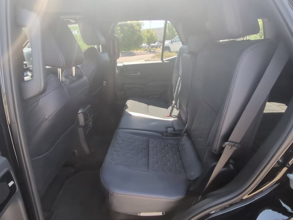 Used 2025 Toyota 4Runner Platinum AWD/4WD image 25
