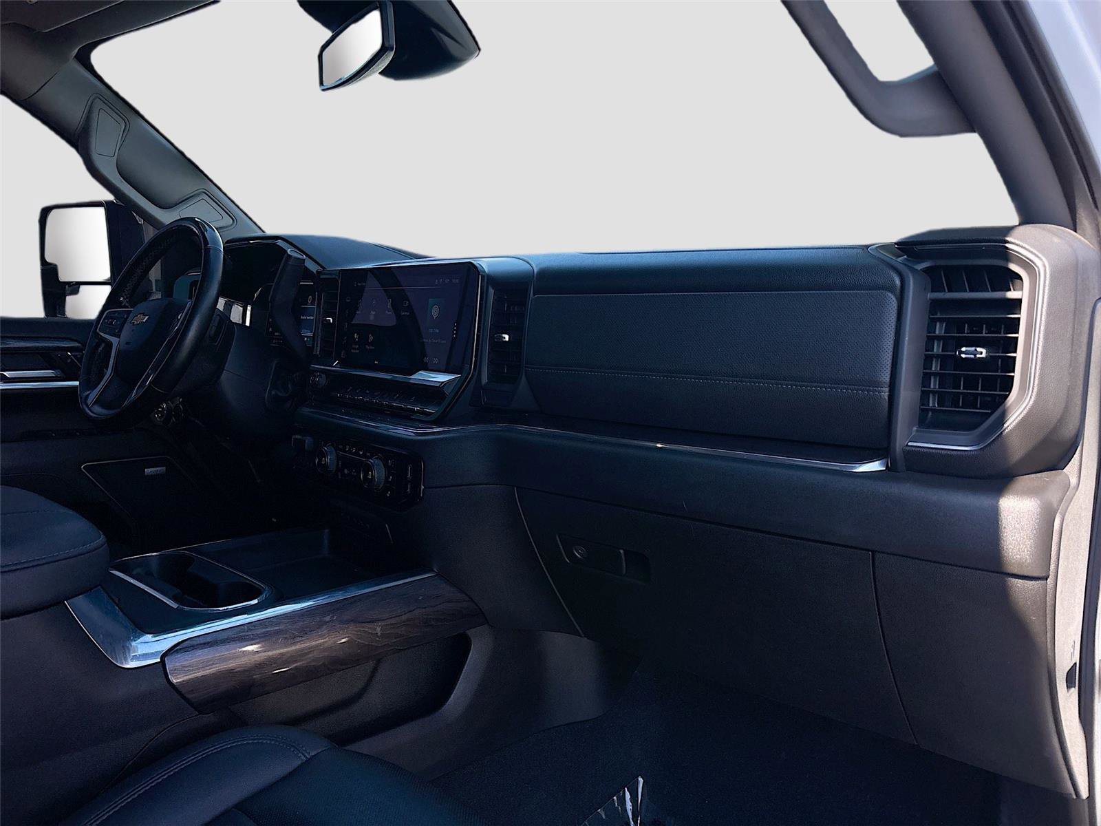 Used 2024 Chevrolet Silverado 2500 LTZ w/ LTZ Plus Package image 34