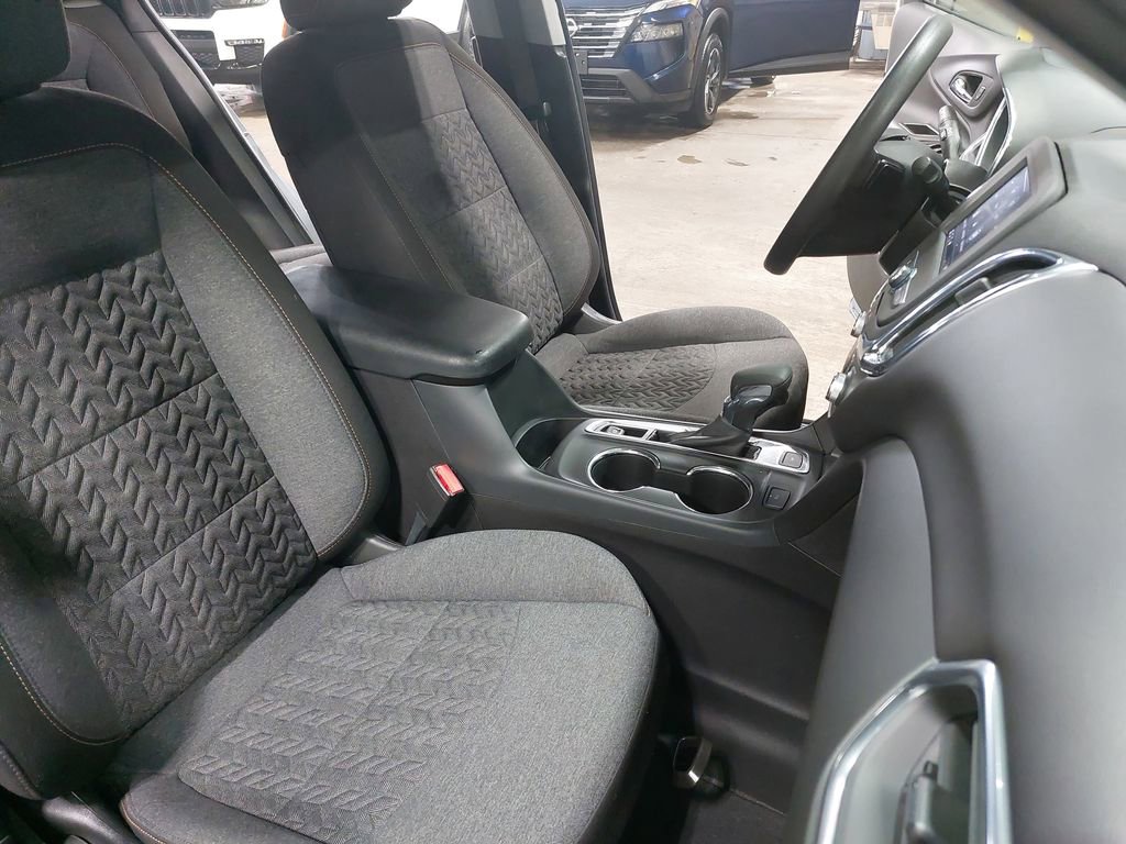 Used 2024 Chevrolet Equinox LT AWD/4WD image 10