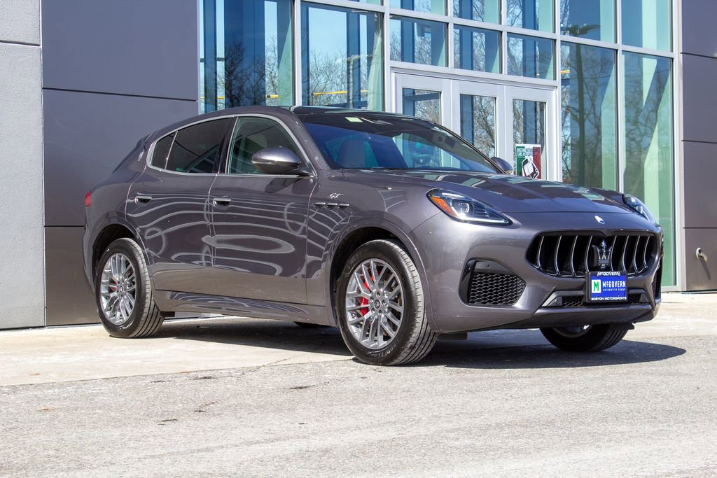 Used 2024 Maserati Grecale GT image 3