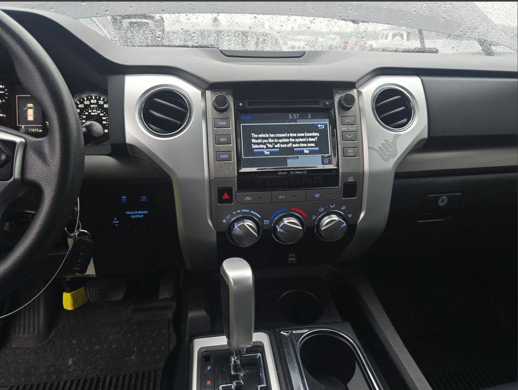 Used 2018 Toyota Tundra SR5 w/ SR5 Upgrade Package image 9