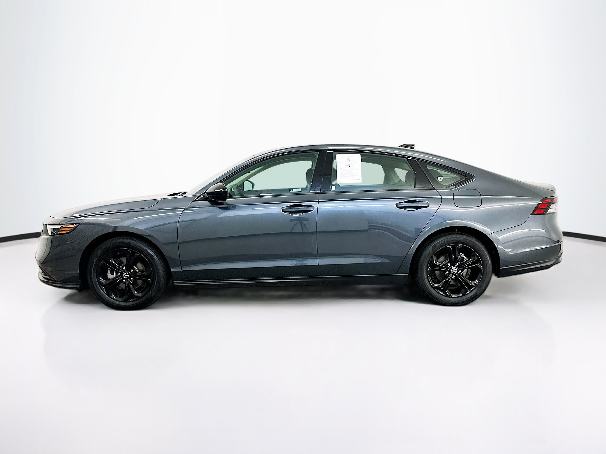 Used 2025 Honda Accord SE image 4