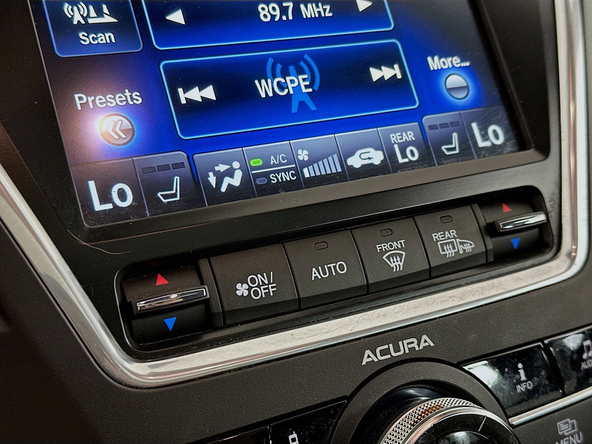 Used 2017 Acura MDX SH-AWD w/ Advance Package image 24