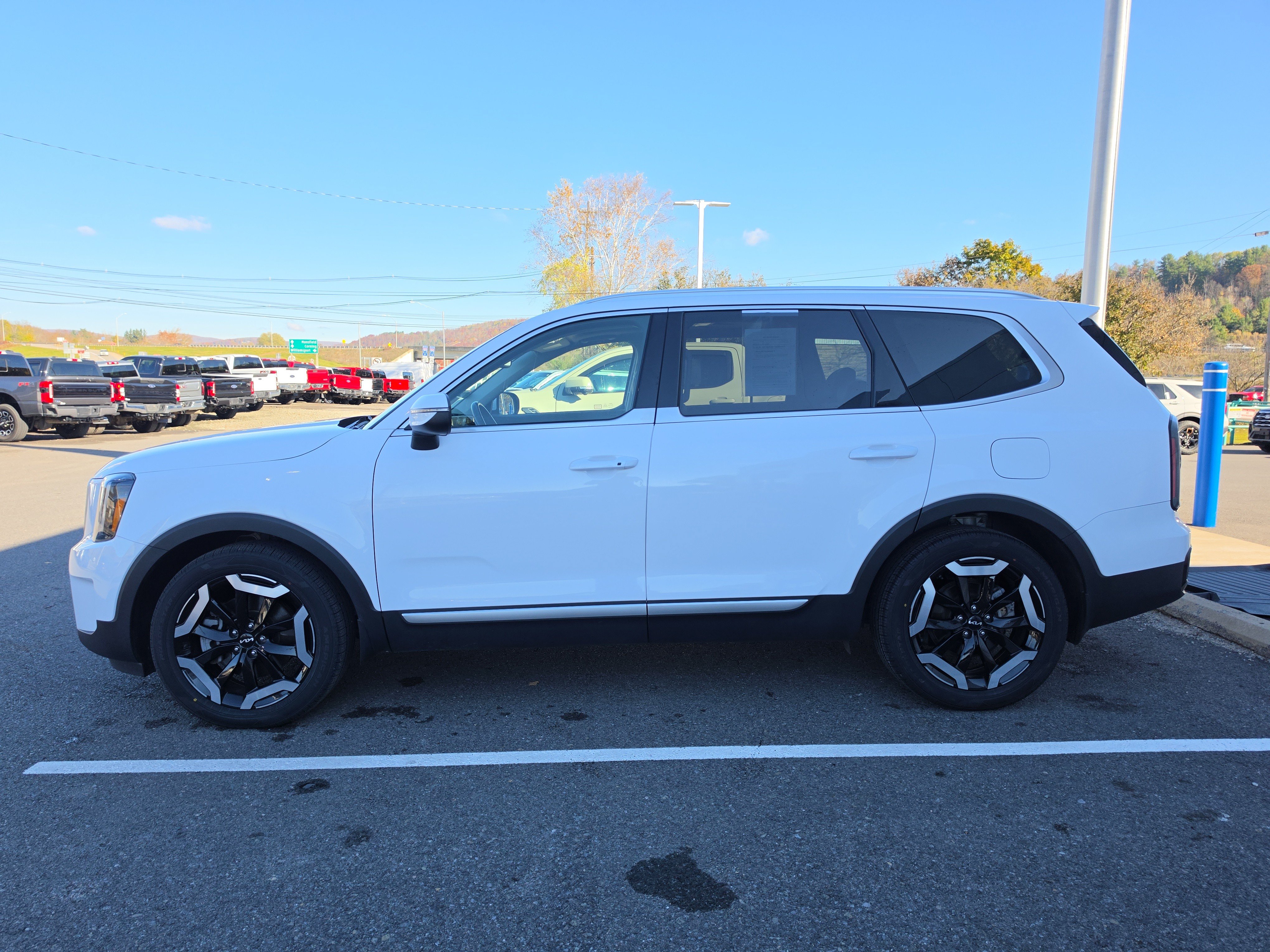 Used 2023 Kia Telluride EX X-Line AWD/4WD image 8