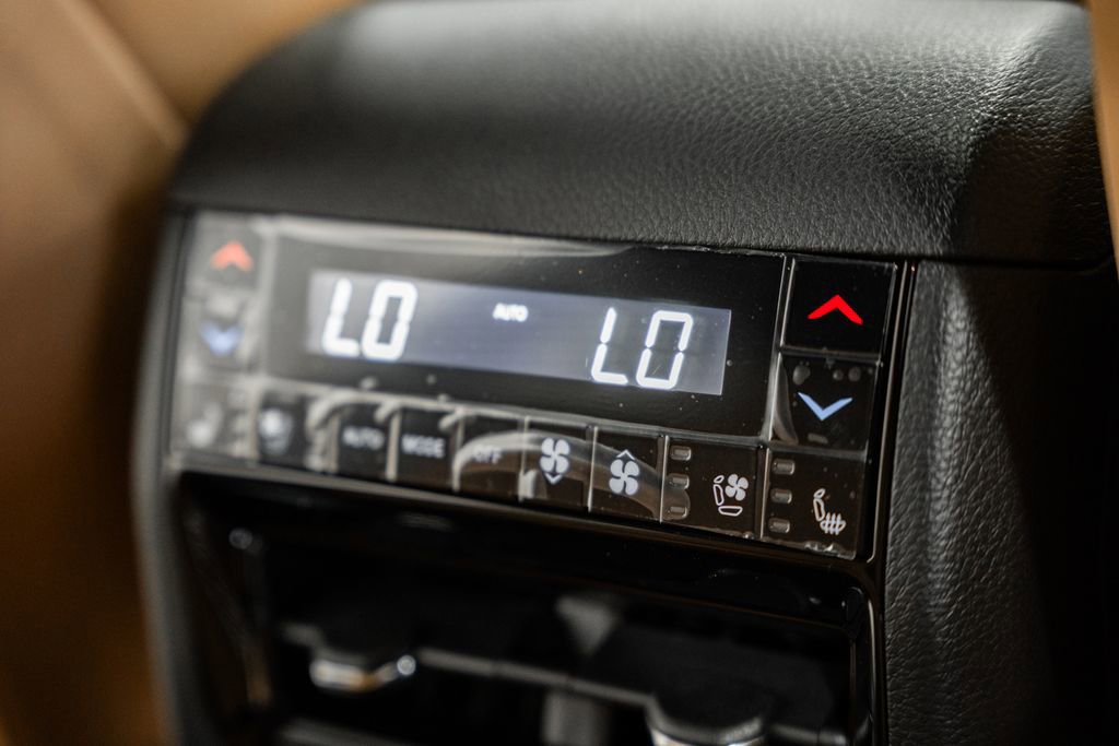 New 2025 Jeep Grand Cherokee Summit image 32