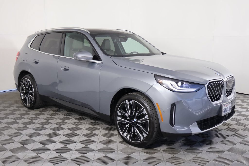 Used 2025 BMW X3 xDrive30i w/ Premium Package AWD/4WD image 3