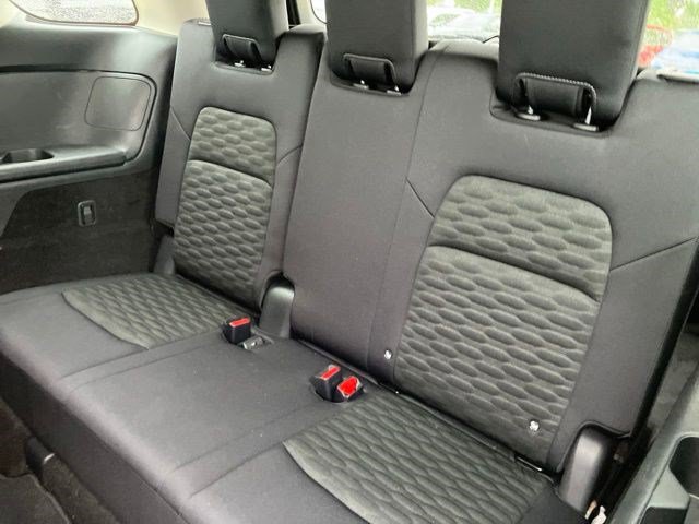 Used 2024 Nissan Pathfinder SV AWD/4WD image 25