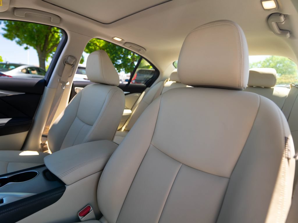 Used 2015 INFINITI Q50 Premium w/ Navigation Package AWD/4WD image 7